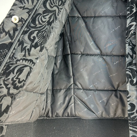 Ariat Nylon/Velvet Printed Hooded Vest, S - Picture 4 of 8